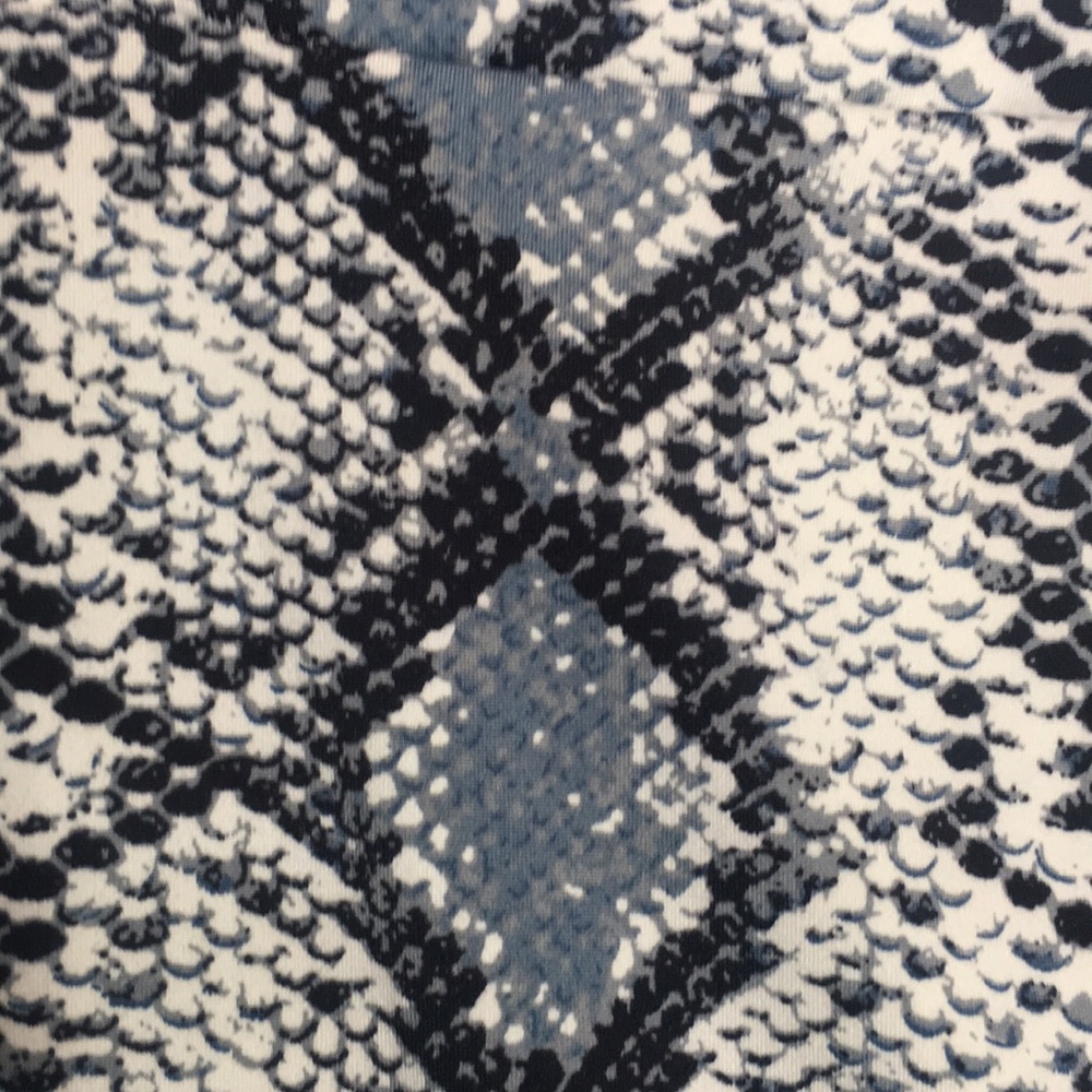 CAPELLA NWT Super Soft and Stretchy V Neck Romper Snakeskin Design and Tie Belt - Picture 9 of 16